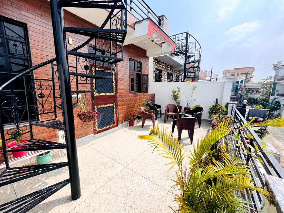 데라둔 Sugandhim Kutir 아파트 외부 사진
